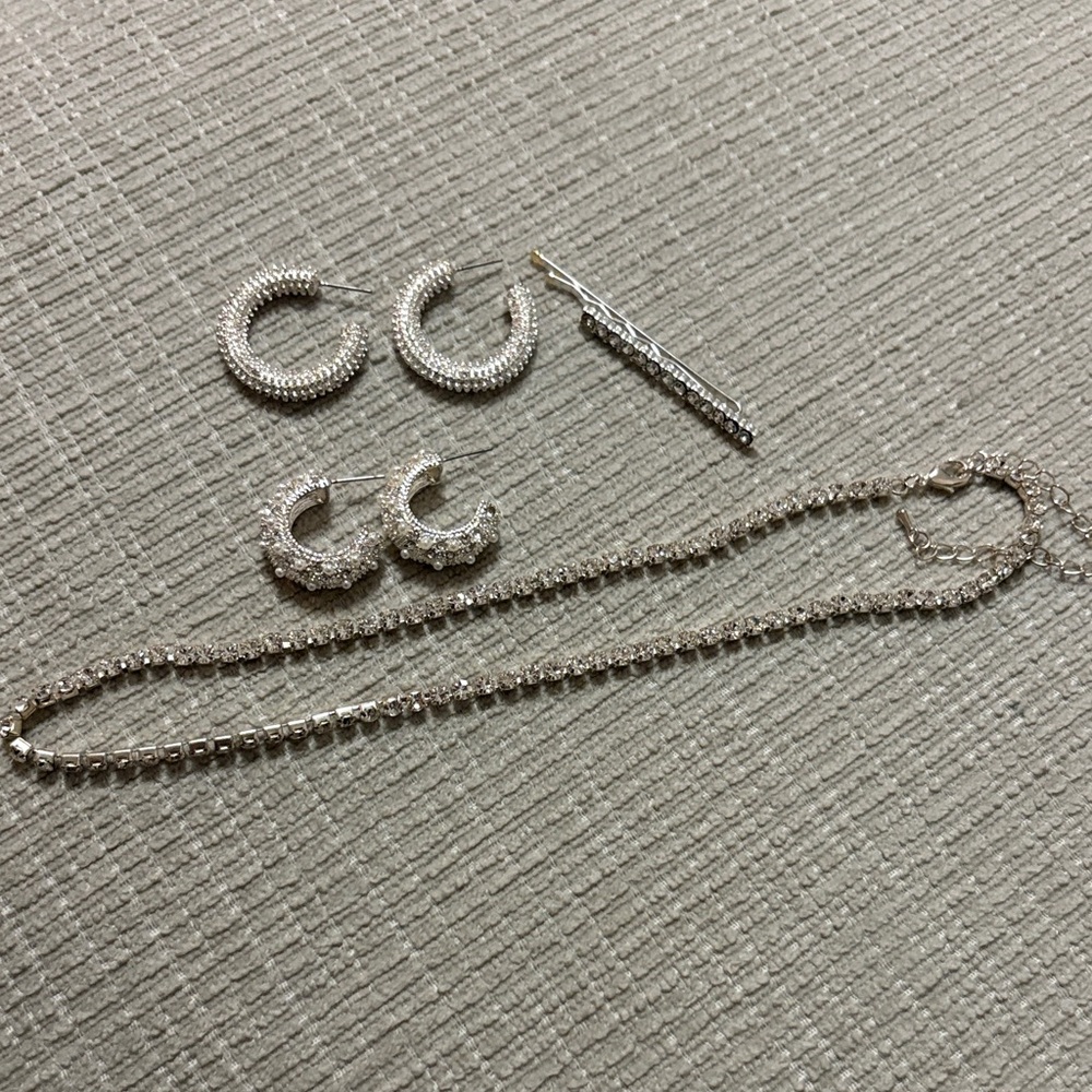 Elegant Silver Jewelry Set